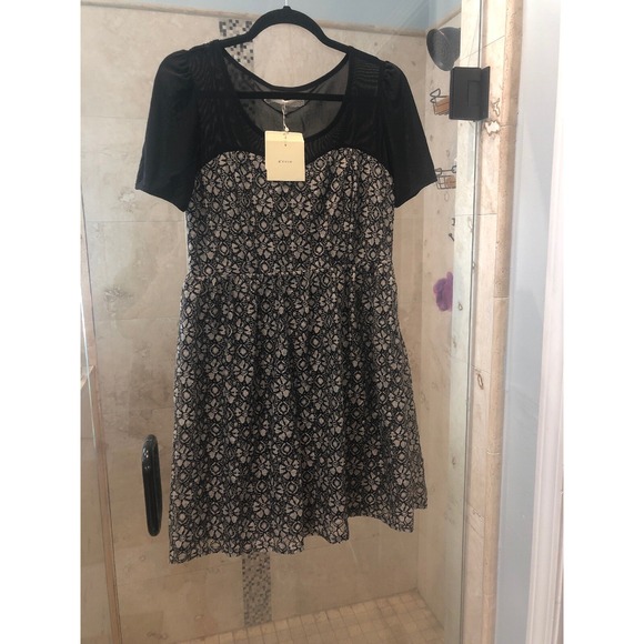 A'Reve Dresses & Skirts - NWT A'reve Ivory Black Lace Sweetheart Fit Flare Dress Anthropologie Large